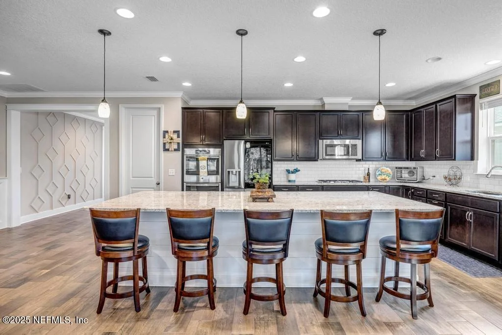 Photo of 139 EVENSHADE Way