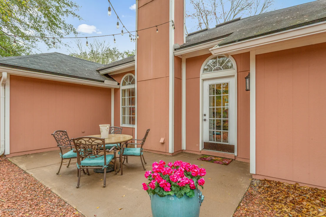 Photo of 9540 BROKEN OAK Boulevard