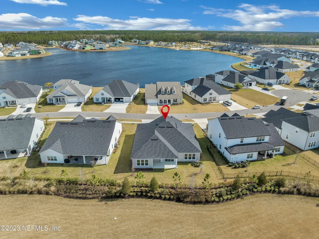 Photo of 162 LOMOND Court