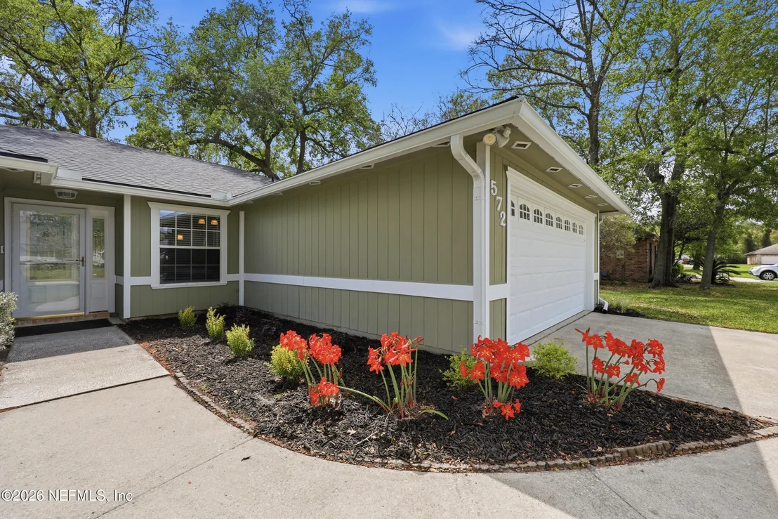 Photo of 572 COZYBROOK Lane