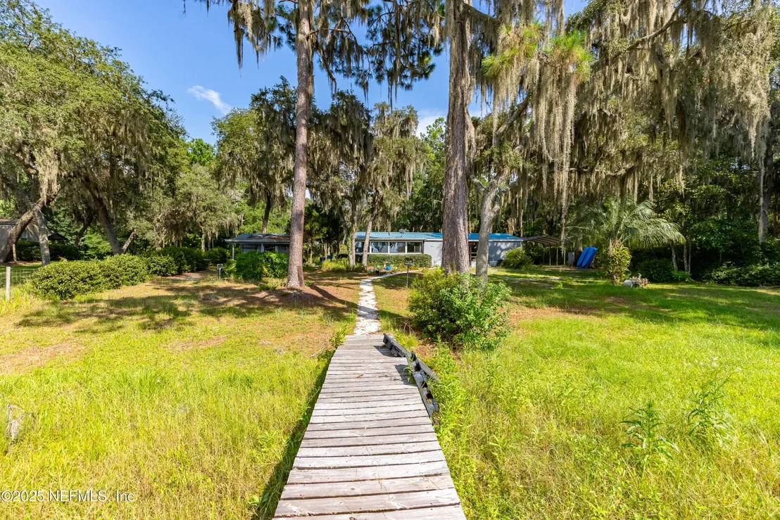 Photo of 101 PINE TREE Lane