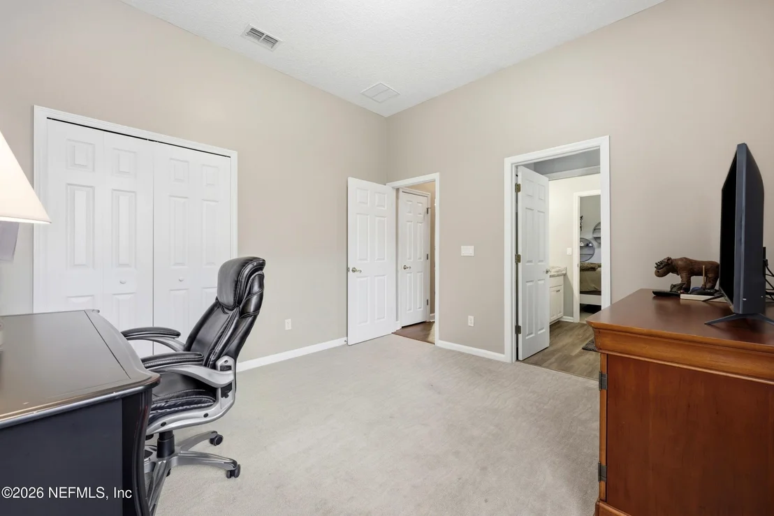 Photo of 828 RILEY Lane