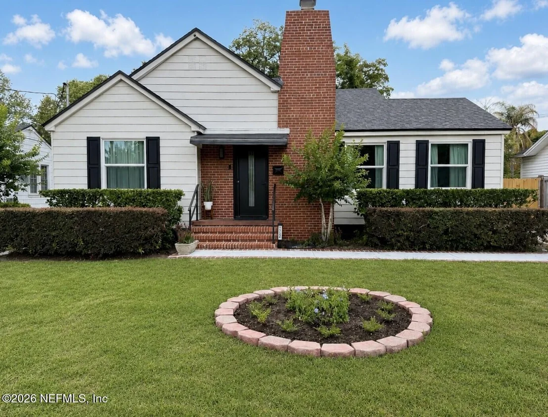 Photo of 1728 MAYVIEW Road