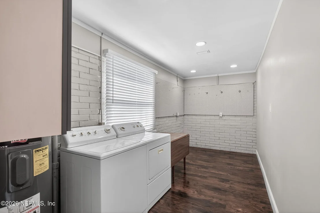 Photo of 8294 COLLINS Road