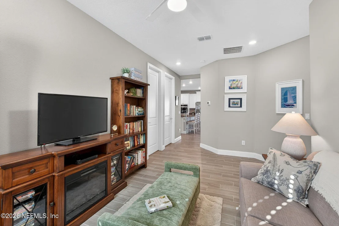Photo of 378 VARNER Way