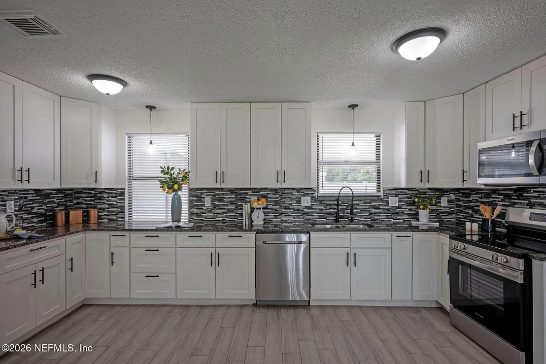 Photo of 3219 SUMMERSET Drive