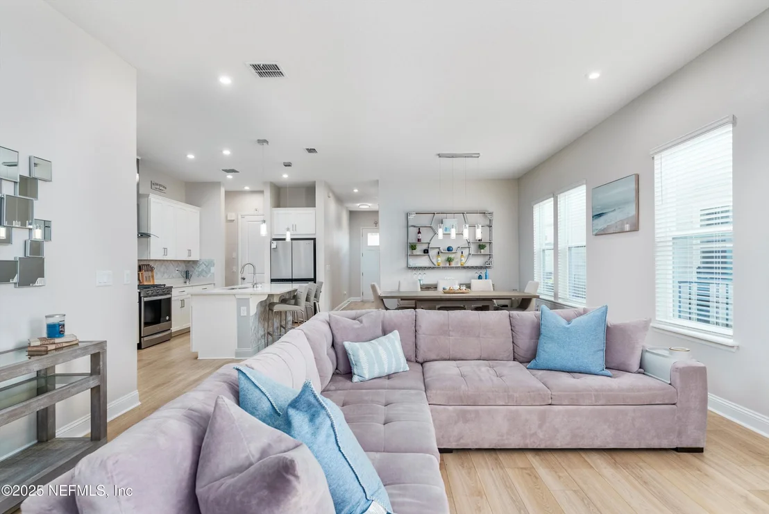 Photo of 231 SILKGRASS Place