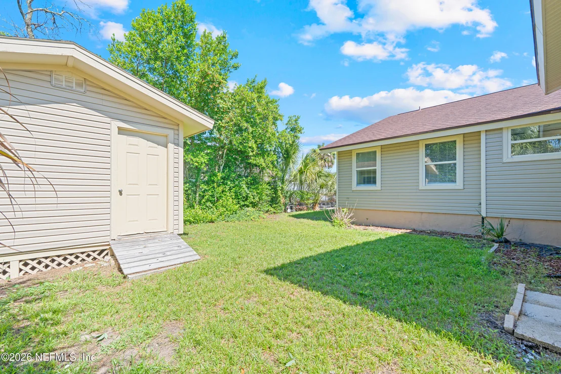 Photo of 7047 RIVERCREST Drive