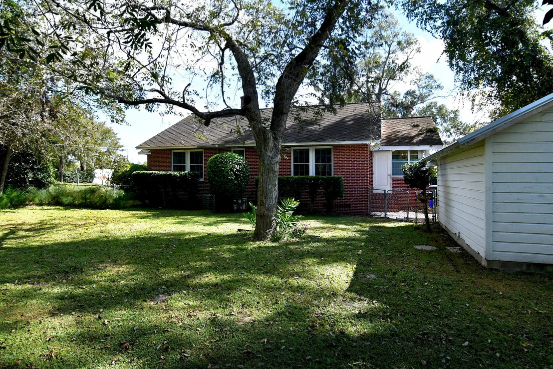 Photo of 303 MONROE Street