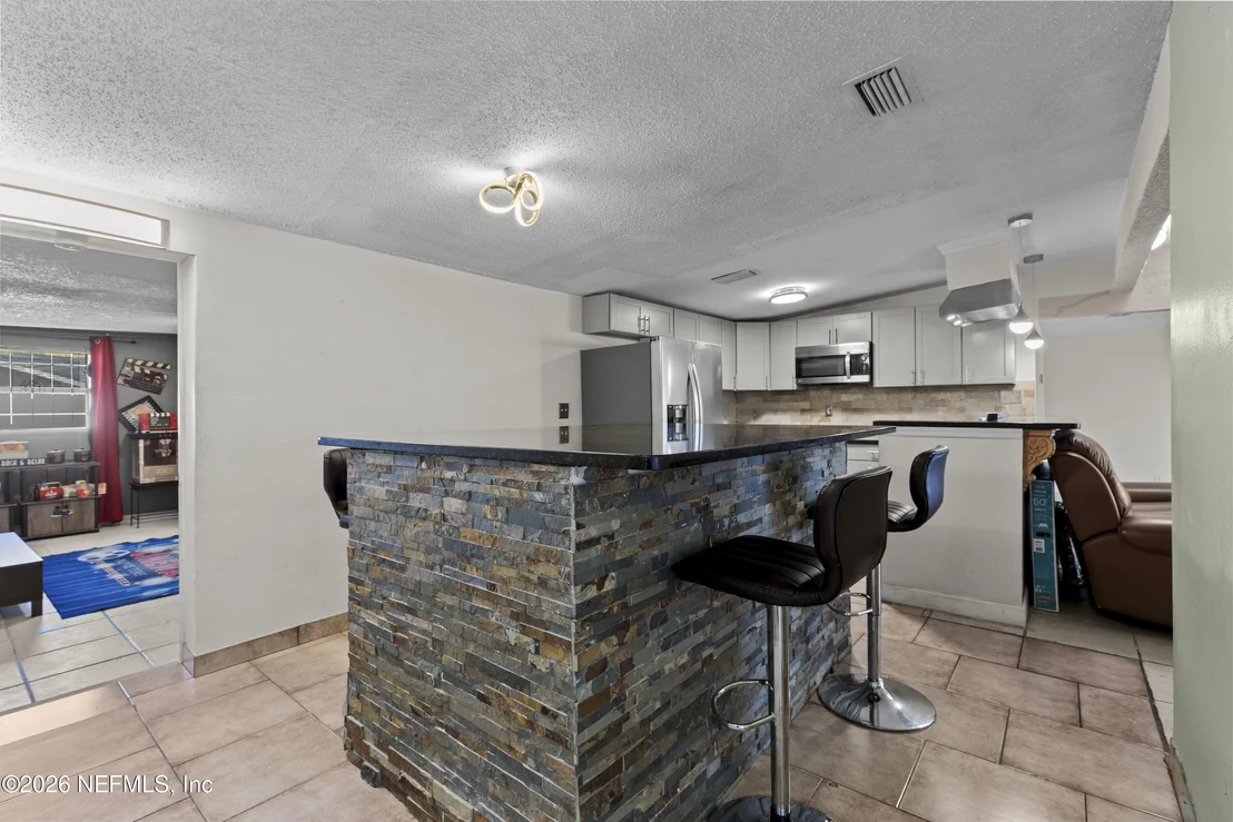 Photo of 9716 DEVONSHIRE Boulevard