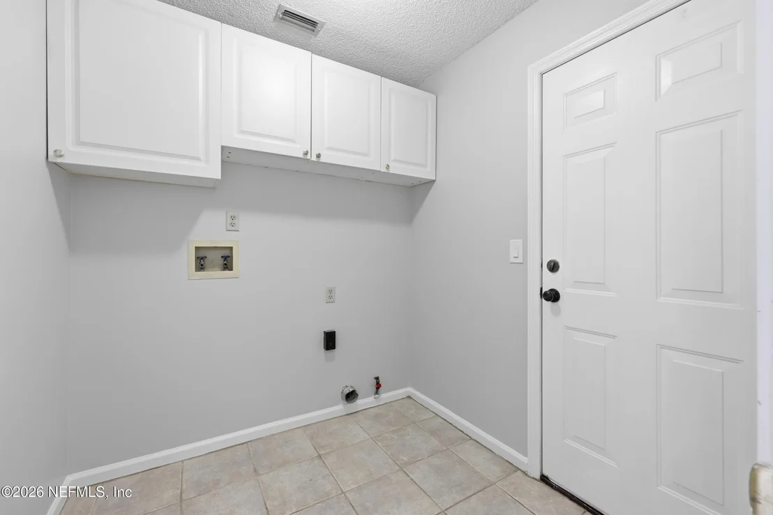 Photo of 2103 FOREST GATE Drive W