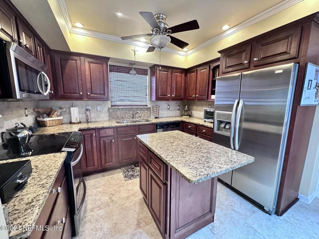Photo of 1283 HARBOR OAKS Road