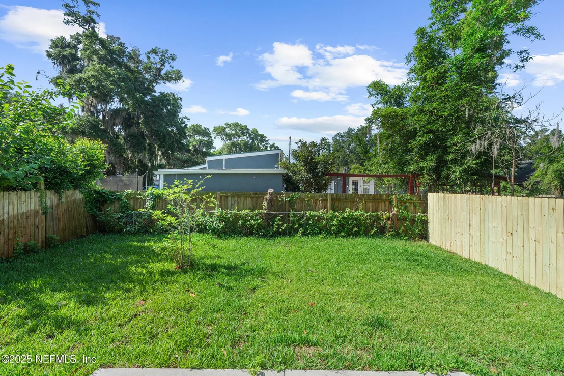 Photo of 8198 DANDY Avenue
