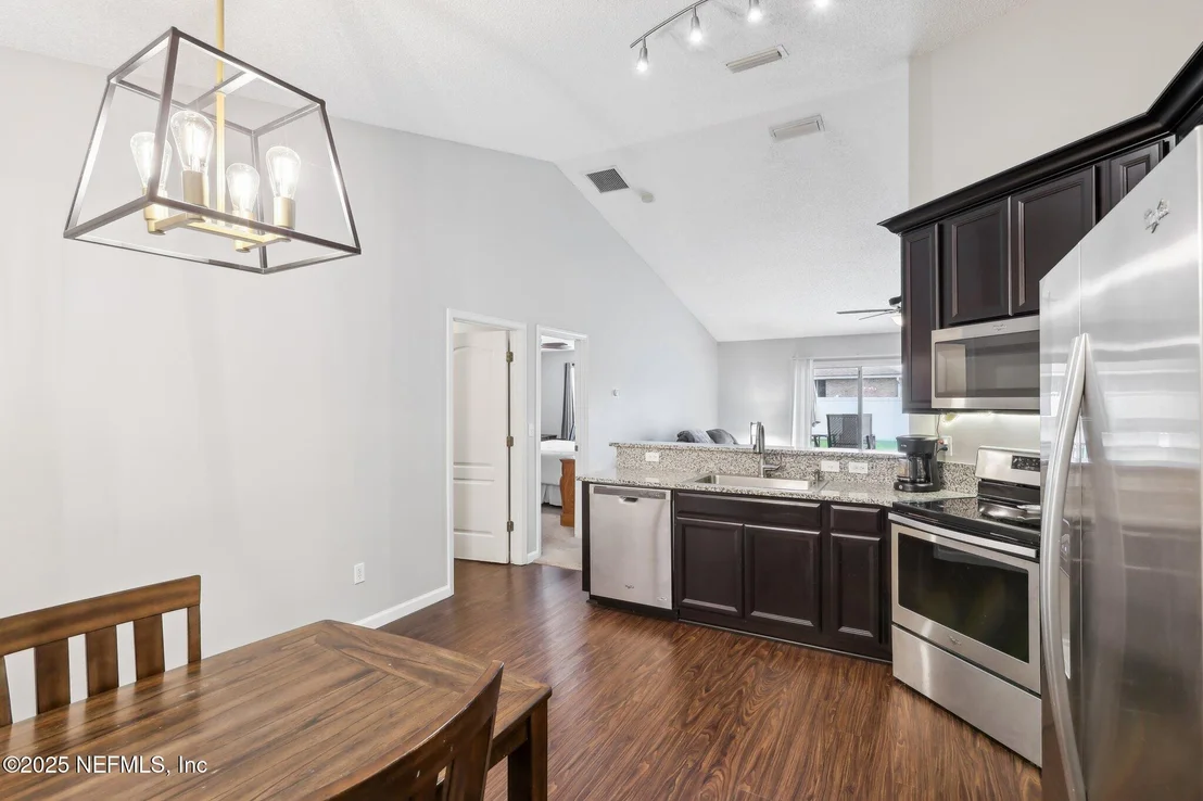 Photo of 9425 STAPLEHURST Drive