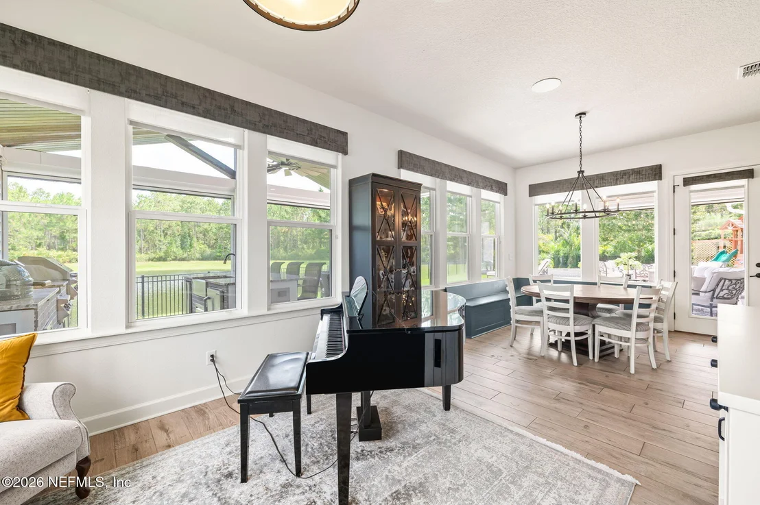 Photo of 681 GLENNEYRE Circle