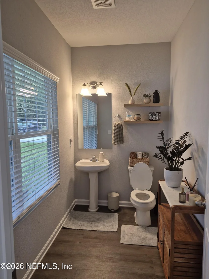 Photo of 6093 HYDE PARK Circle