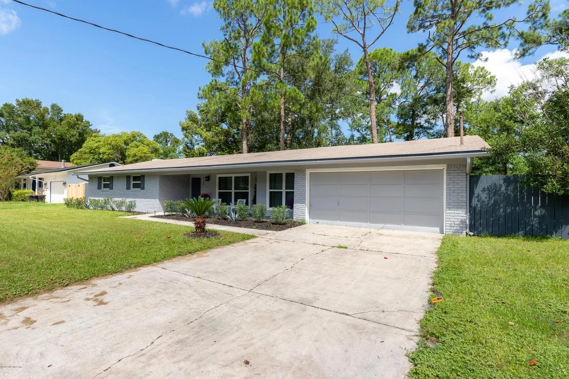 Photo of 3345 PICADILLY Lane