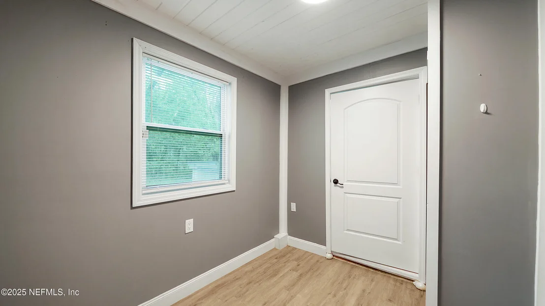 Photo of 7637 HAMMOND Boulevard