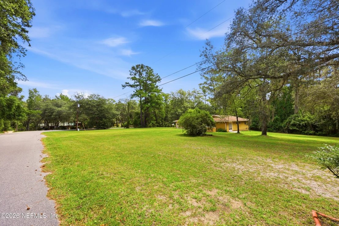 Photo of 1733 HEREFORD Road