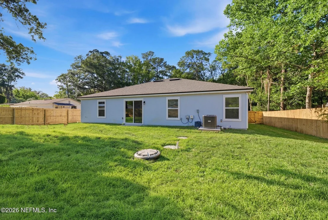 Photo of 7958 HAMMOND Boulevard