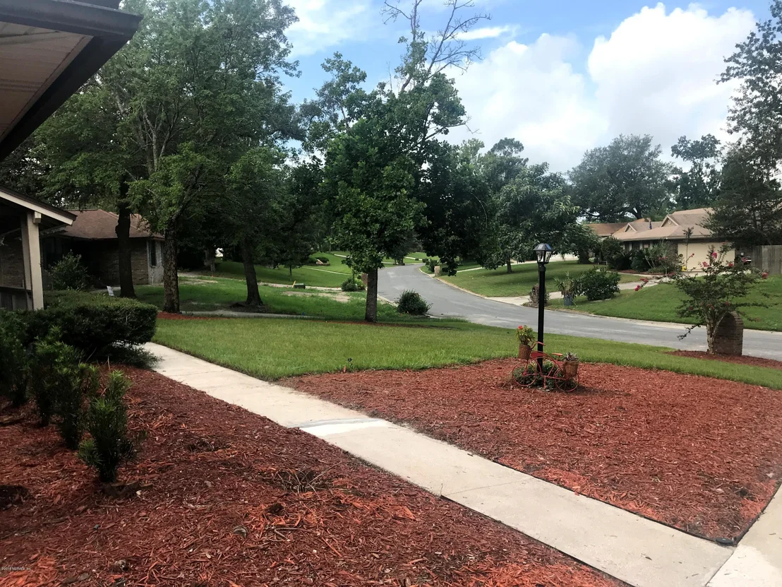 Photo of 901 MIDDLERIDGE Court