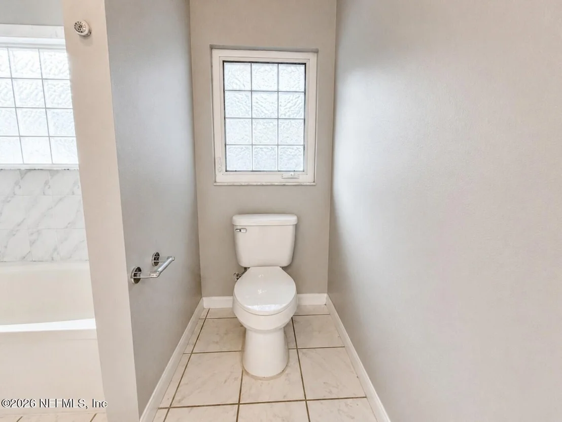 Photo of 3345 KINGS Road S