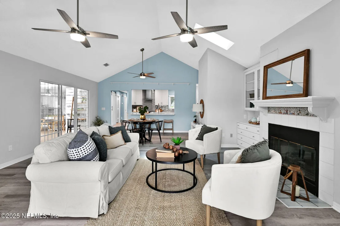 Photo of 107 HAMMOCK Circle