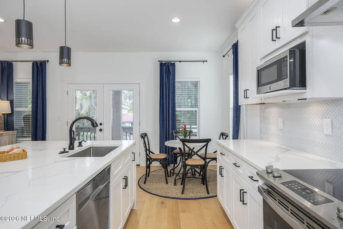 Photo of 40 MAGNOLIA Avenue