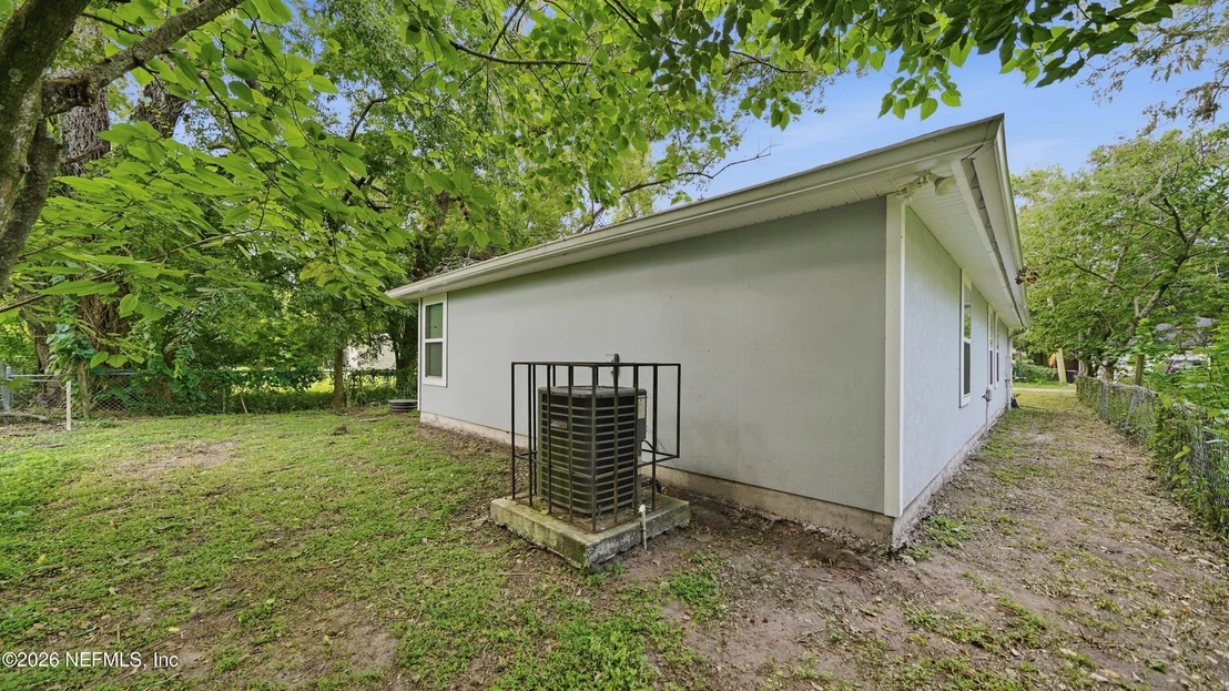 Photo of 2355 JAYSON Avenue