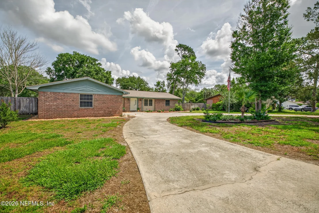 Photo of 1411 FOREST Lane