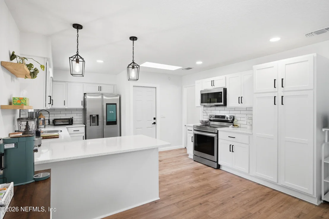 Photo of 4143 EVERETT Avenue
