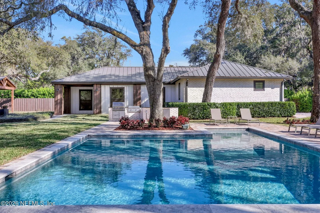 Photo of 532 MOONSHINE Drive