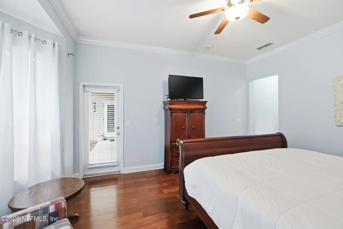 Photo of 907 BROOKHAVEN Drive