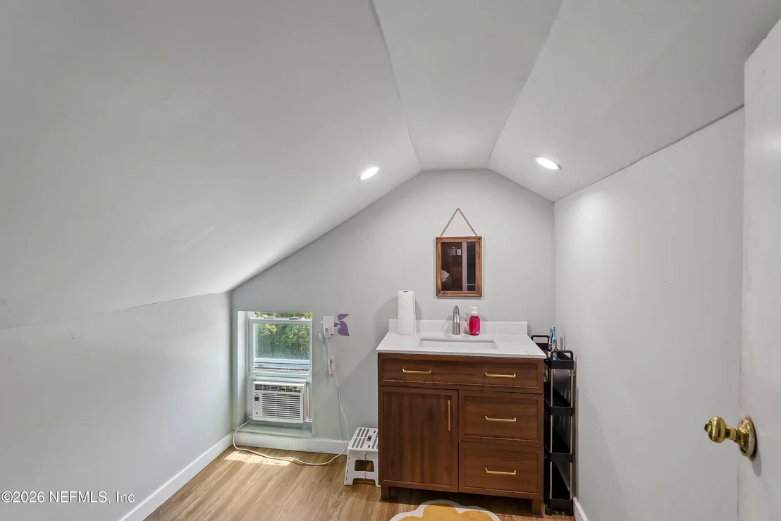 Photo of 2252 MILLS Road