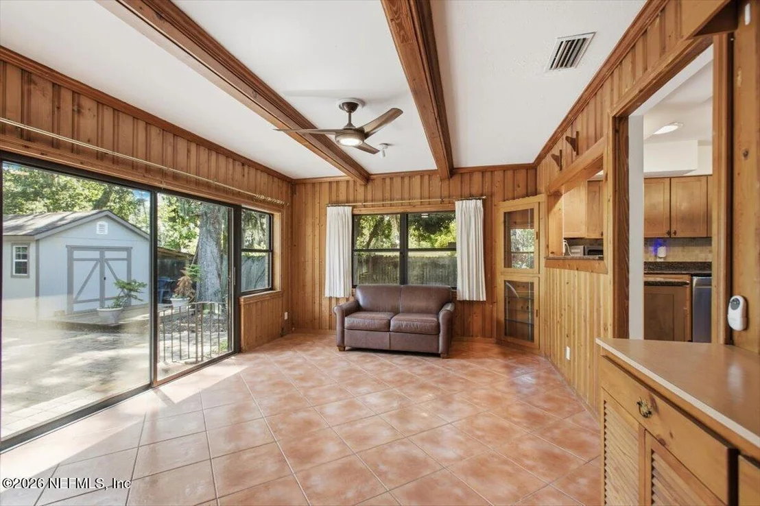 Photo of 1425 OAK HAVEN Road