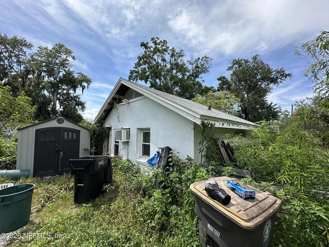 Photo of 1106 COMANCHE Street
