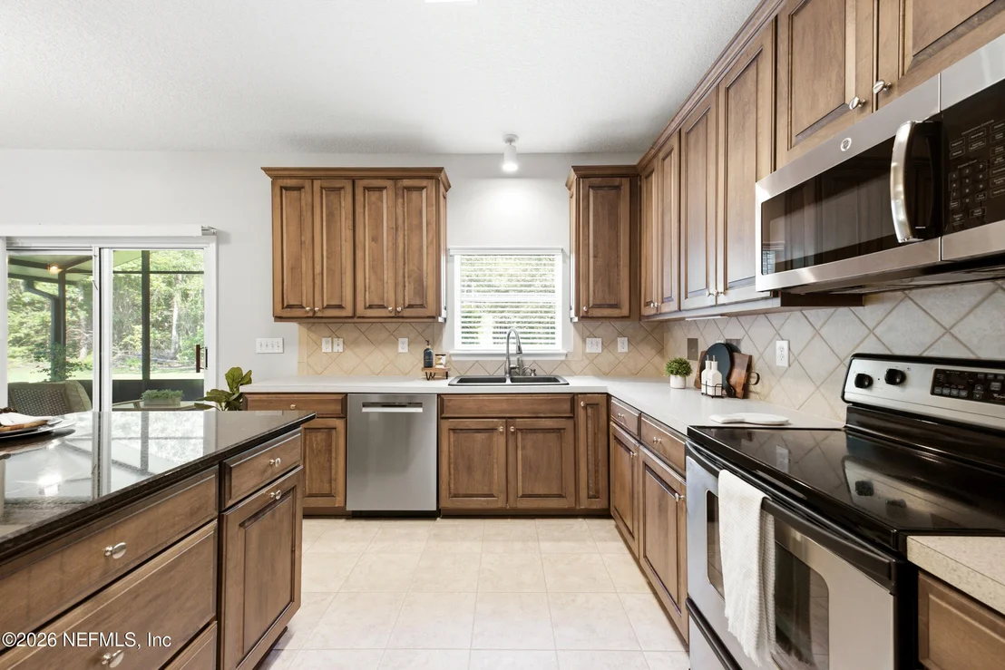 Photo of 1555 SUMMERDOWN Way