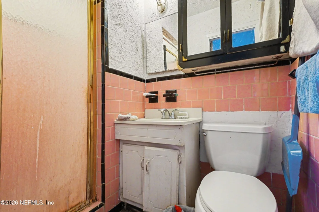 Photo of 1826 LEON Road