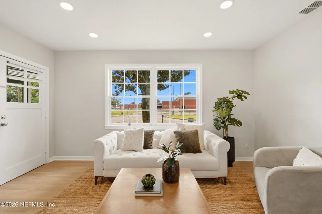 Photo of 4609 CAMBRIDGE Road