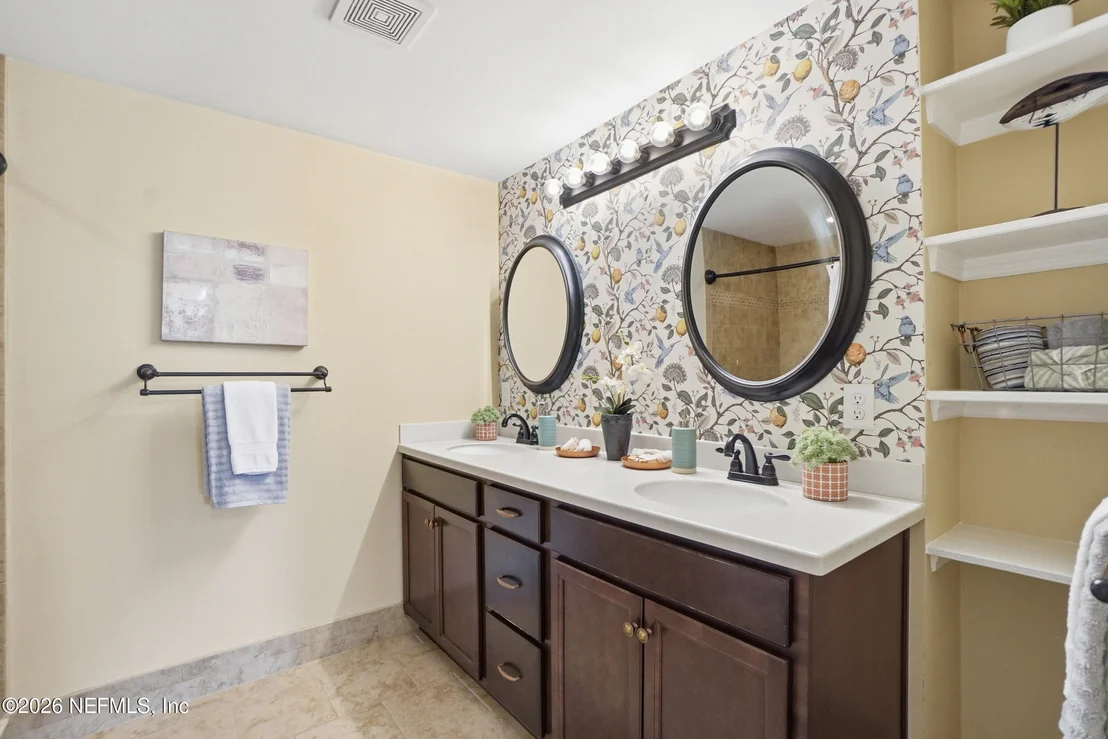 Photo of 466 MAKO Drive