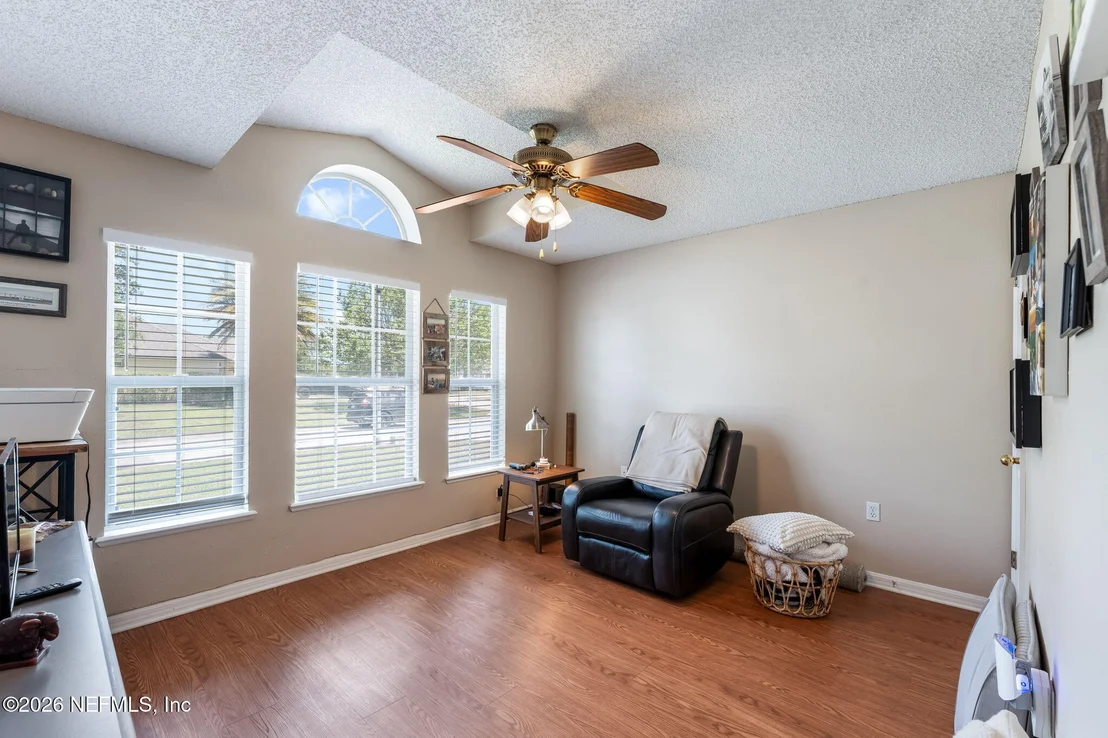Photo of 2274 PEERLESS Lane W