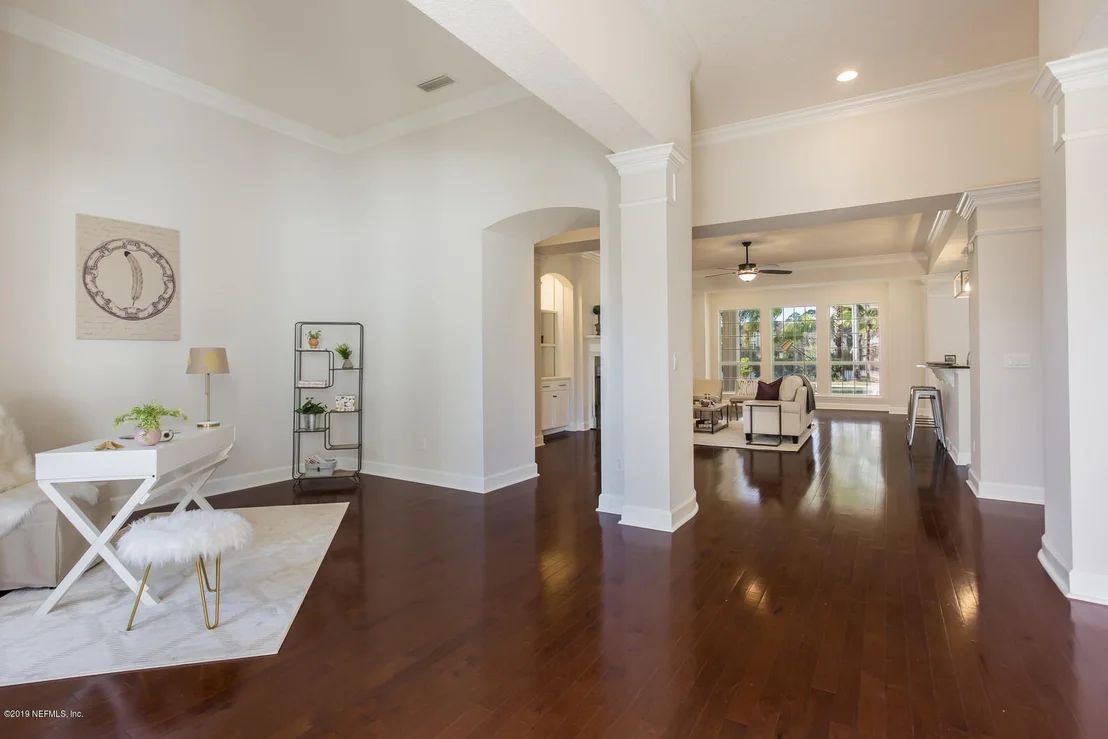 Photo of 147 LA MESA Drive