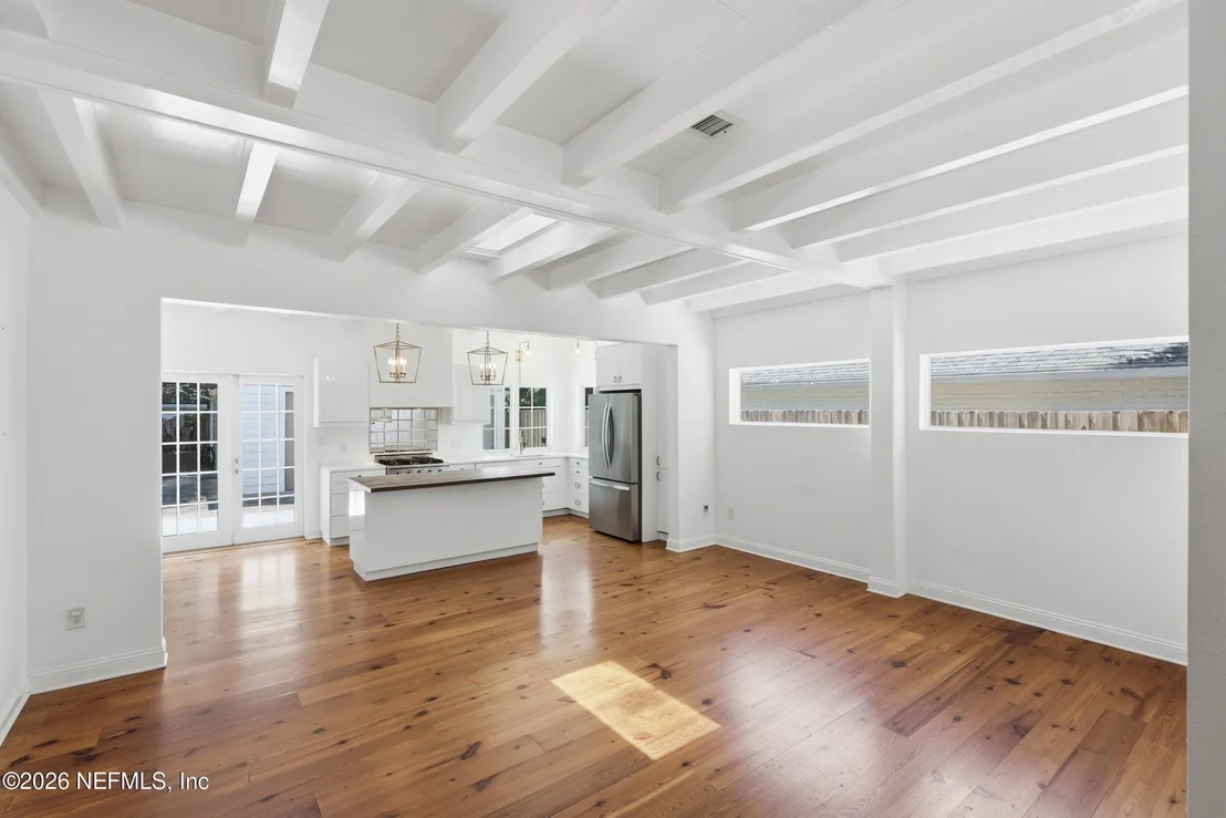 Photo of 1622 AVOCA Place