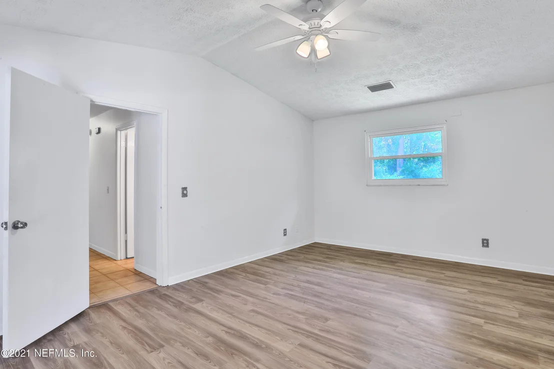 Photo of 141 HOLLYWOOD FOREST Drive