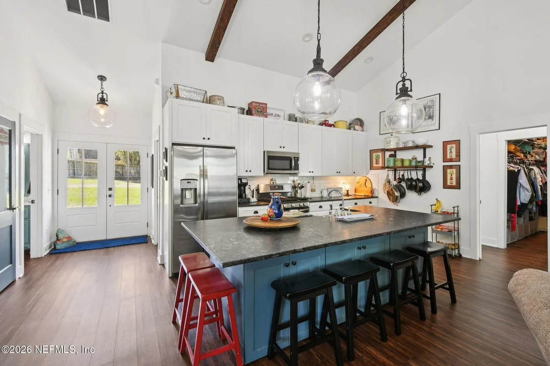 Photo of Unit 17 at 5577 HECKSCHER Drive