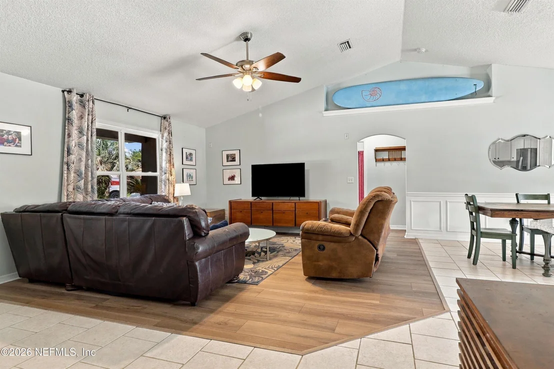 Photo of 309 ELEMENTARY Way