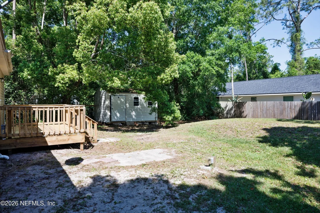 Photo of 900 HELEN Street