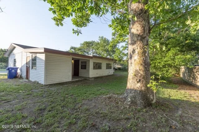 Photo of 183 SHORES Boulevard