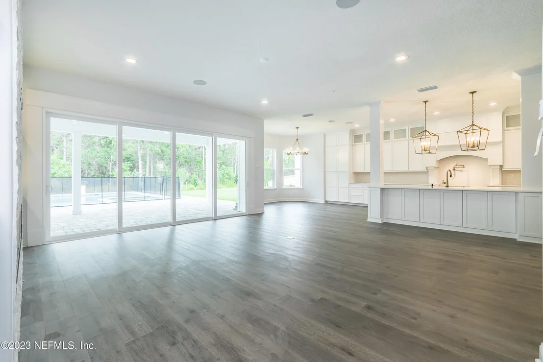 Photo of 261 YORKSHIRE Drive