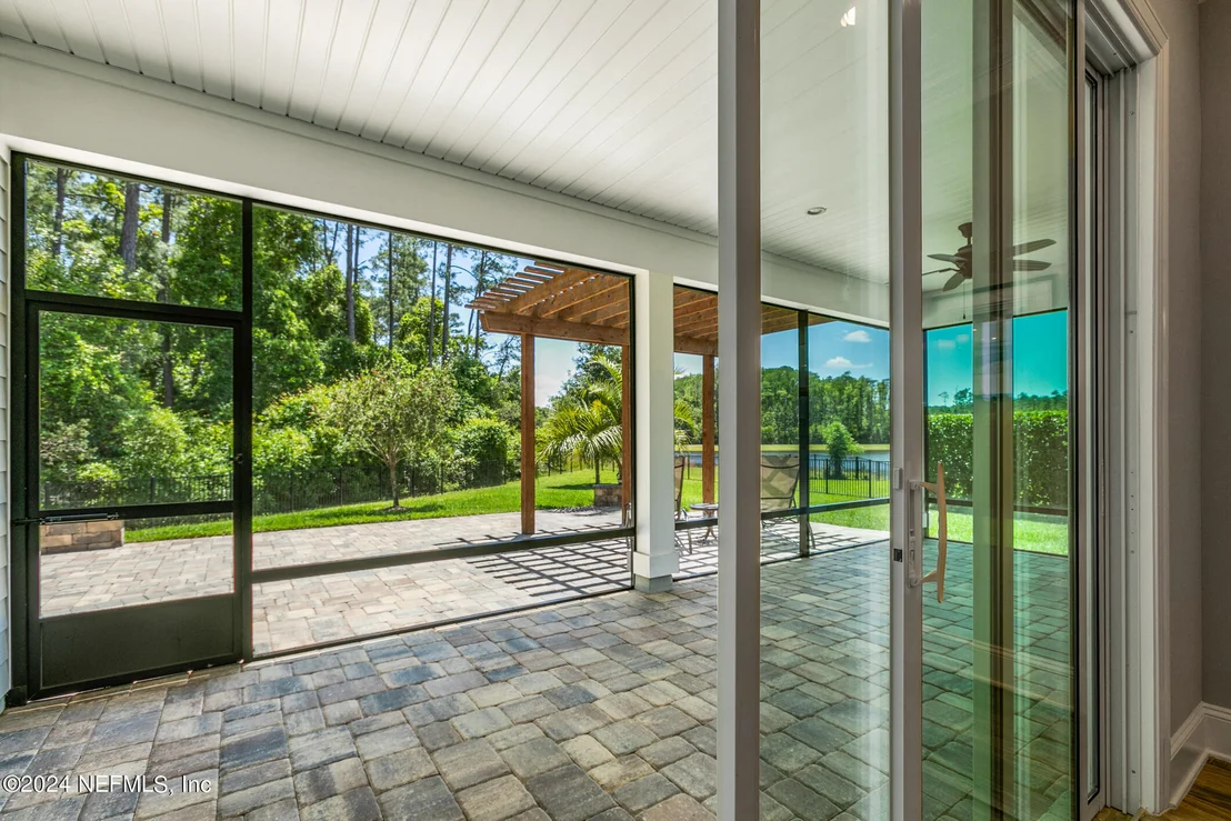 Photo of 863 OLD BLUFF Drive